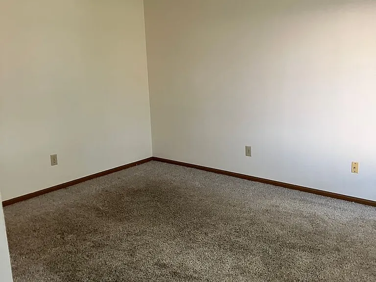 1220 Bunker Hill Ct #B — Photo 3
