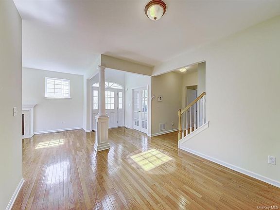 5th image of 34 Woodside Knolls Dr #601