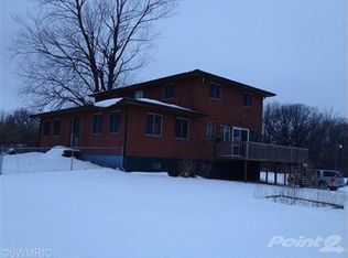 73590 County Road 687, Hartford, MI 49057