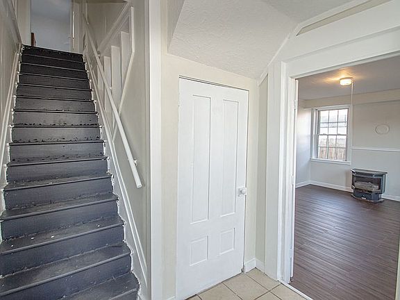 3rd image of 104 W Main St