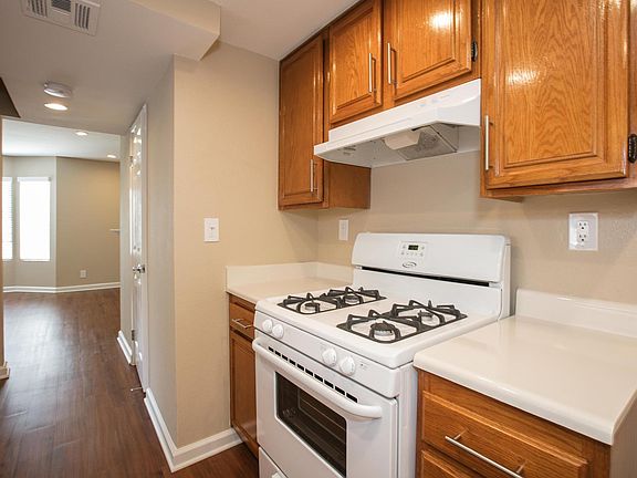 5th image of 215 N Cordova St #E