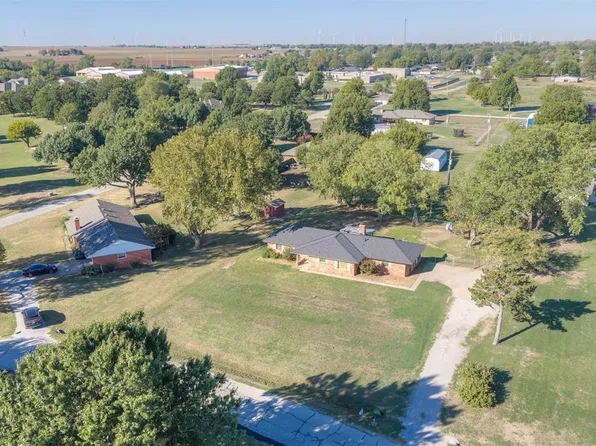 203 Jeffries Dr, Tuttle, OK 73089