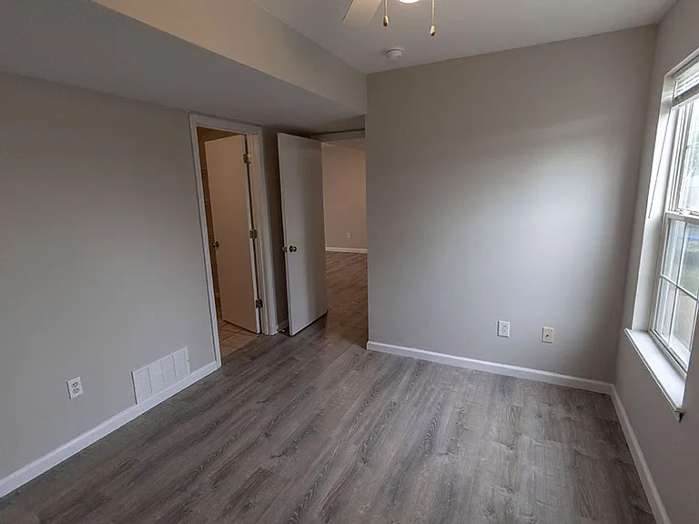 5808-5810 Canaveral Dr — Photo 12