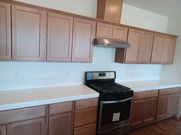 1457 Rinconada Dr, Madera, CA 93637