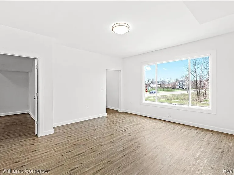 6091 Vermont St #B — Photo 5