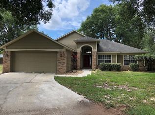 3012 E Beaumont Ln, Eustis, FL 32726