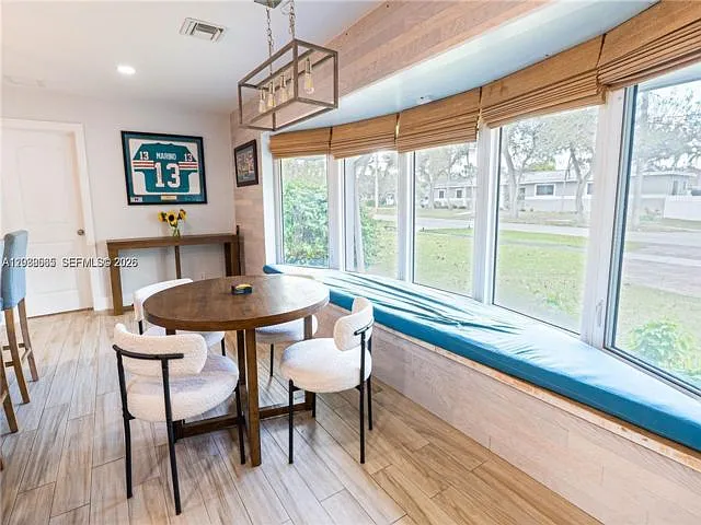 1304 N 40th Ave — Photo 5