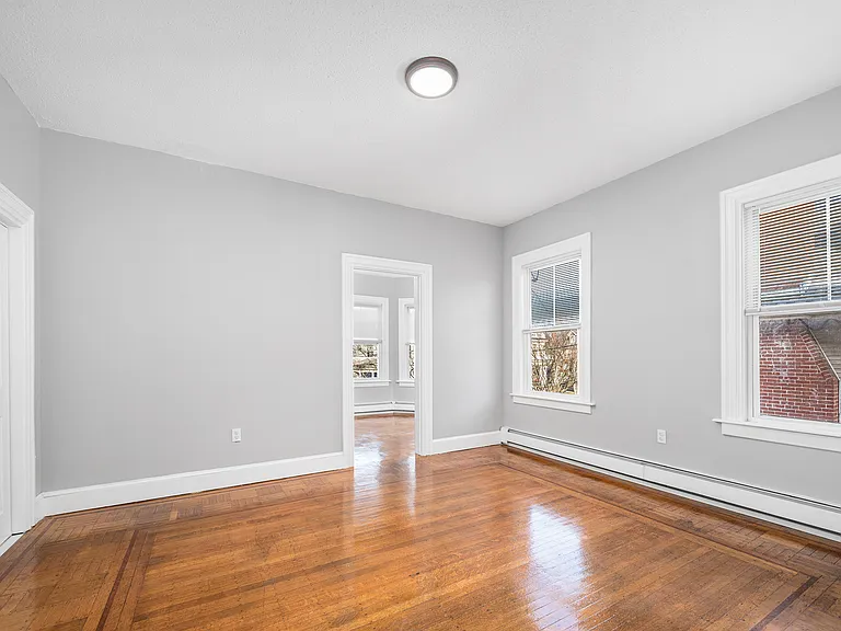 200 Lexington Ave #2 — Photo 17