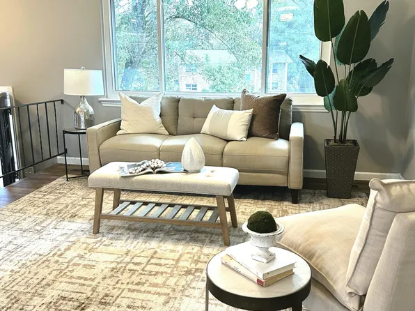 2 Janet Ln, Rossville, GA 30741