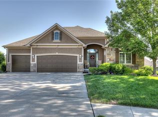 6134 N Lister Ct, Gladstone, MO 64119