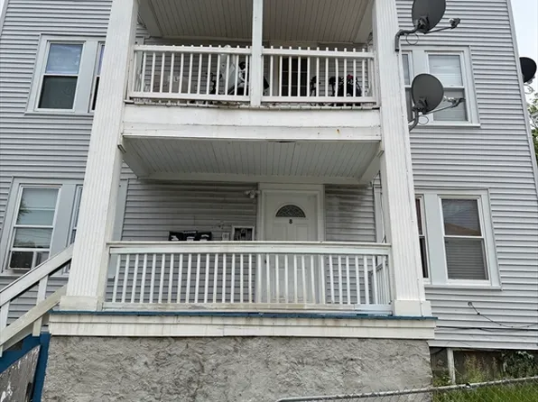 8 Ogden St, Dorchester, MA 02124