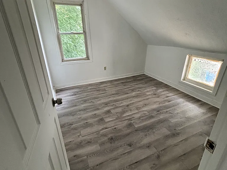 1441 Knollwood Ave — Photo 10