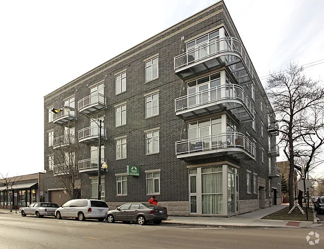 2024 N California Ave #2D — Photo 1