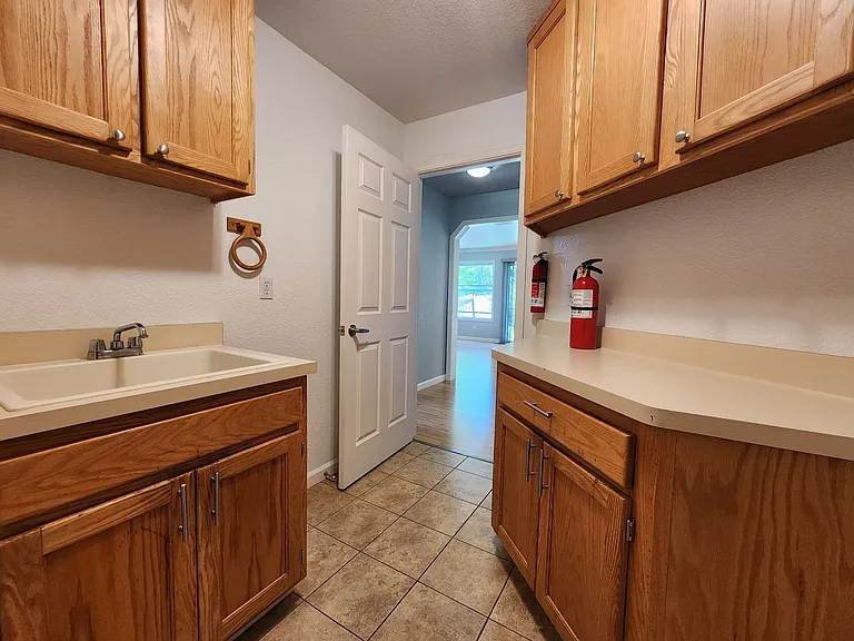 9609 Lord Dr — Photo 17