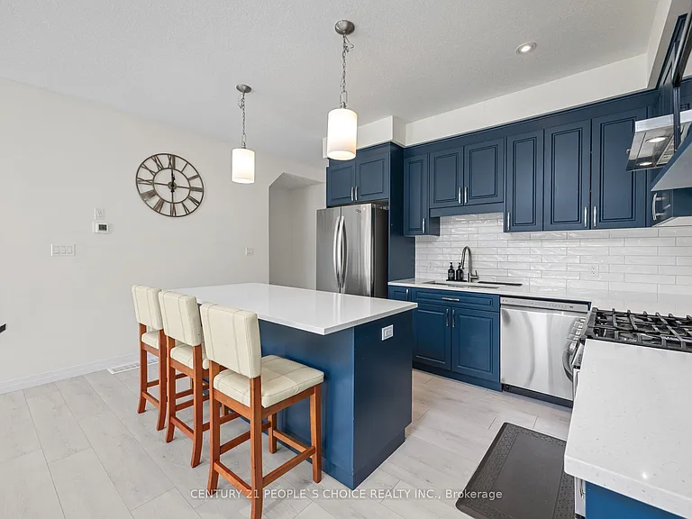 9 Queensbrook Cres — Photo 9