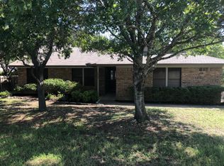 1804 Londonderry Dr, Leander, TX 78641