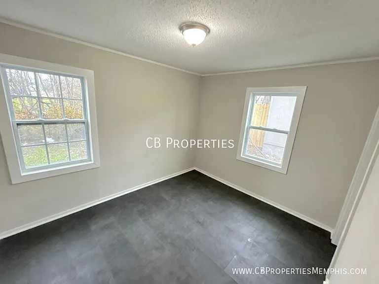 2971 Forest Ave — Photo 4