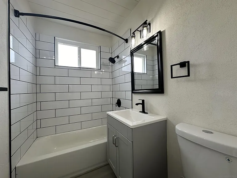1109 S 36th St #3 — Photo 10