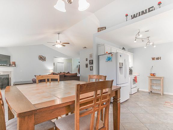 3rd image of 9437 Cottonwood Lane SE