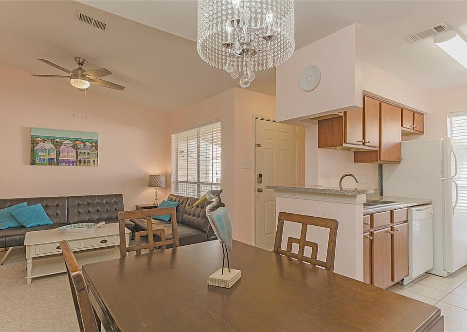 1st image of 3506 Cove Ln #1322