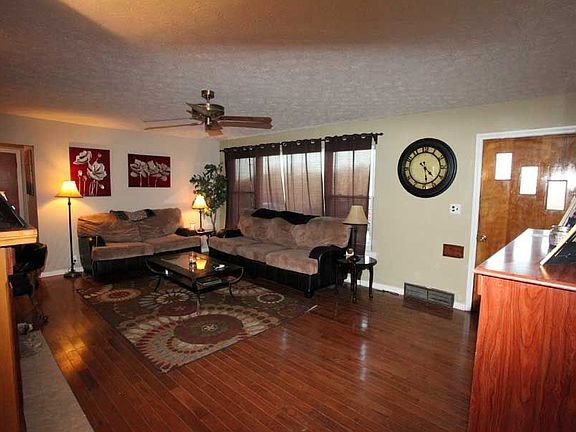 2nd image of 416 Hedgewood Dr