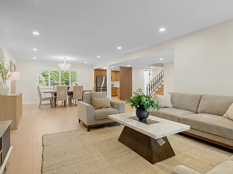 9851 Cloverdale Ave — Photo 19