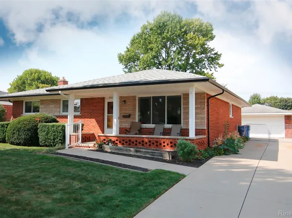 30133 Gloede Dr, Warren, MI 48088