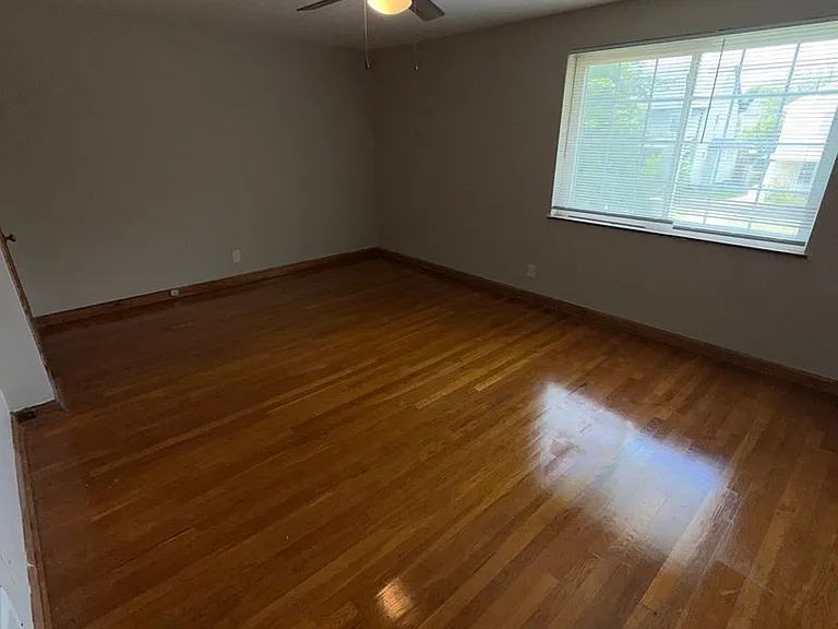 108 W Huron Ave — Photo 7