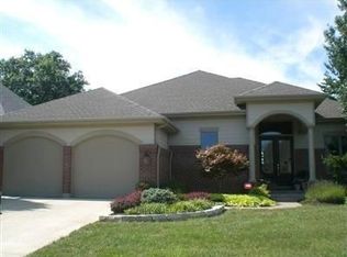 889 Old Course Ln, Cincinnati, OH 45245
