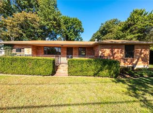 3110 W Mount Comfort Rd, Fayetteville, AR 72704
