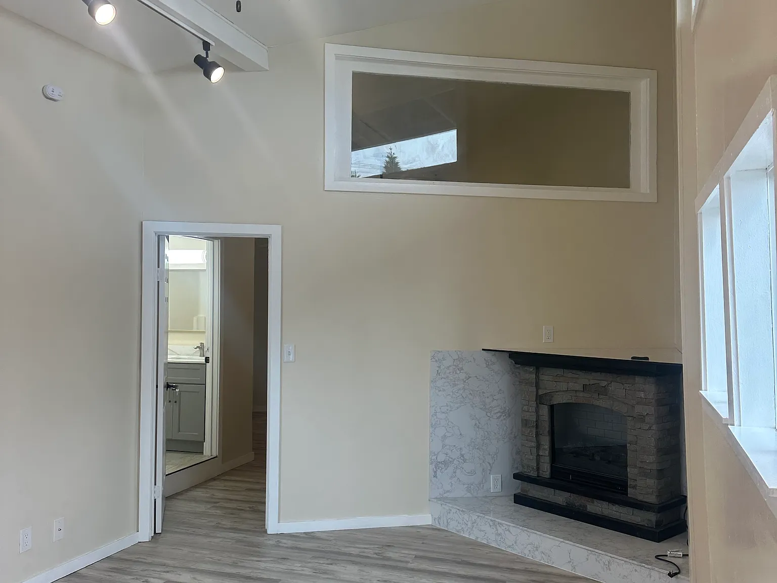 1 bed, 700 sqft, $1,950 — Photo 1