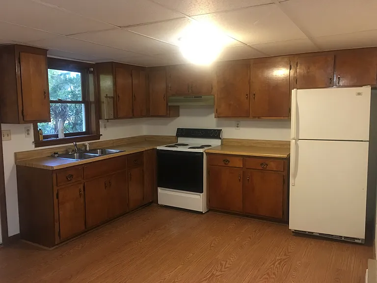 829 E Main St #2 — Photo 3