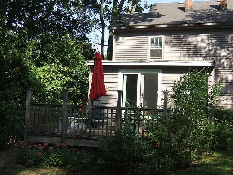 1056 Beacon St — Photo 10