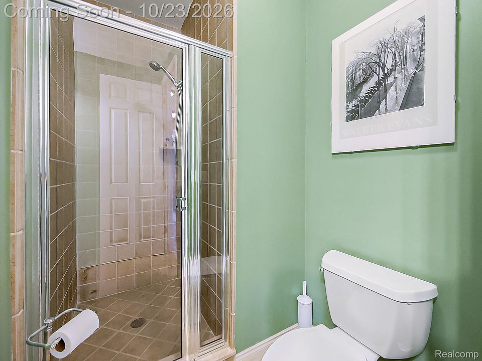 18777 Stonewater Blvd, photo 24