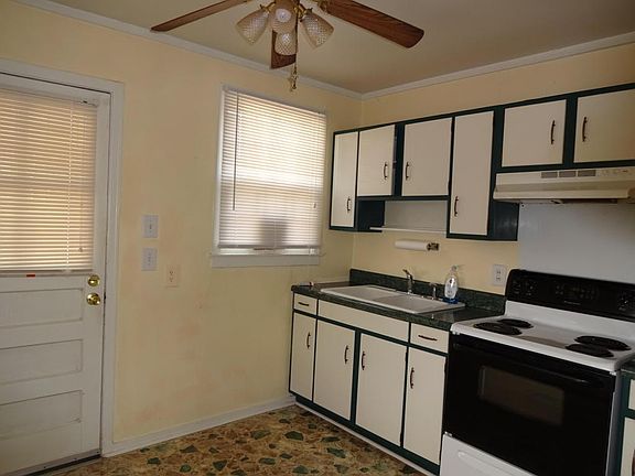 3rd image of 3118 McNutt St