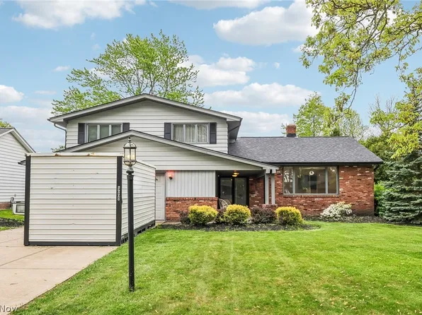 5420 Bluebell Dr, Lyndhurst, OH 44124