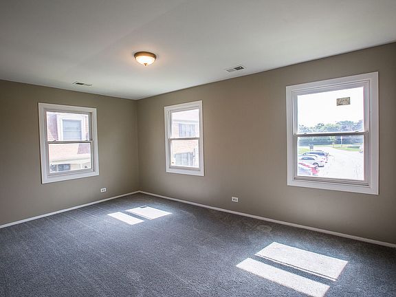 5th image of 1743 Sussex Walk APT E