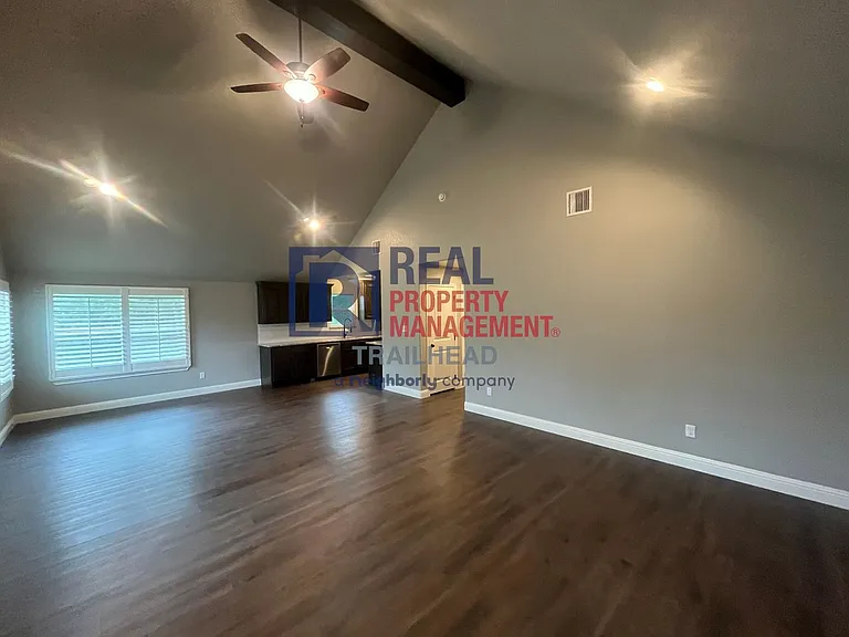 2700 Steepleridge Cir — Photo 4