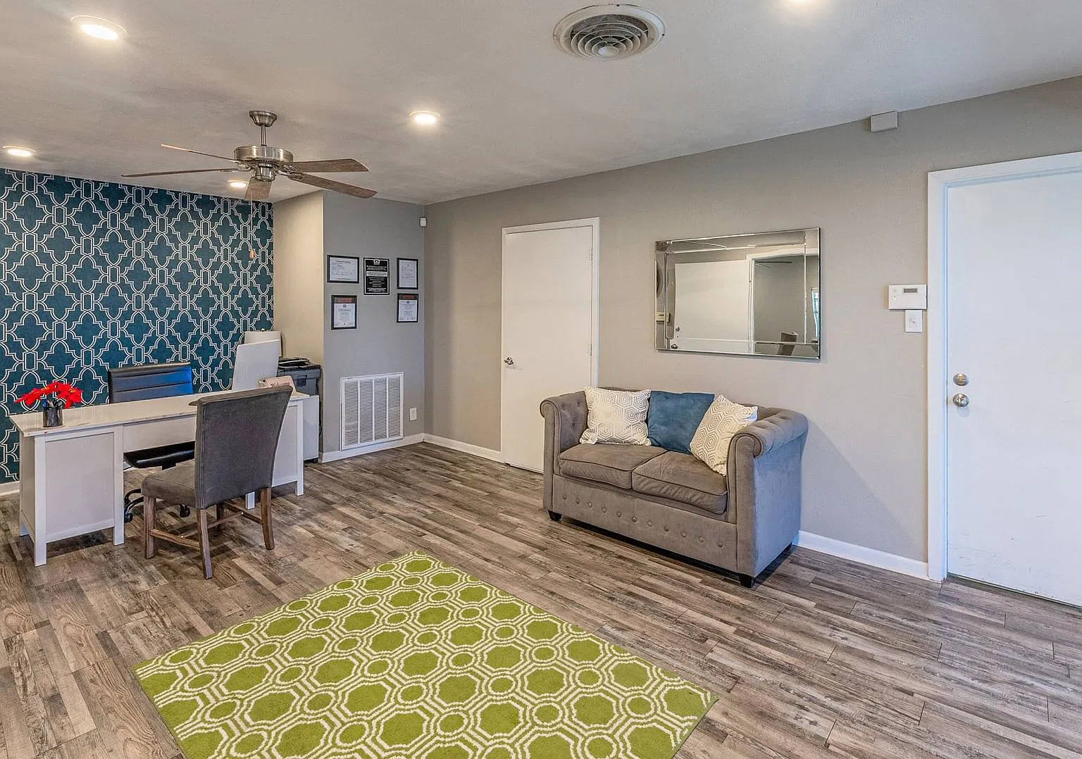 South Crest Apartments — Photo 2