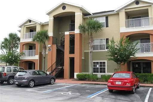 2 bed, 975 sqft, $2,200 — Photo 2