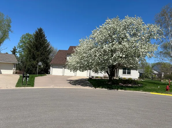 8057 Garfield St NE, Spring Lake Park, MN 55432