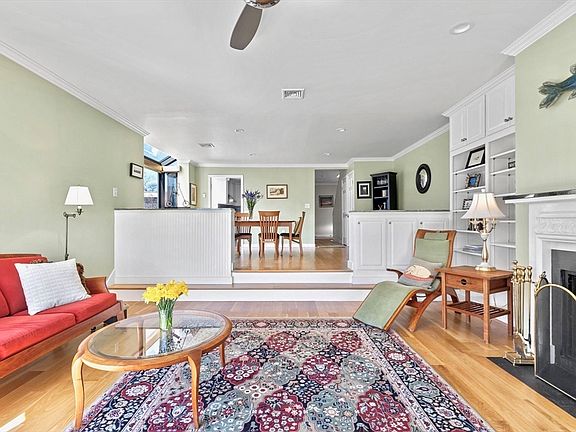 5th image of 45 Shipway Pl #45
