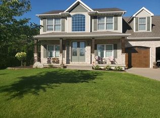 6145 Lakehurst Dr, Davenport, IA 52807