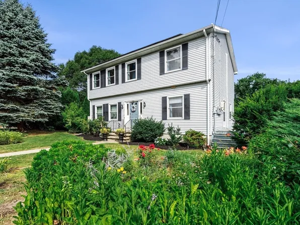 12 Cedarview St, Salem, MA 01970