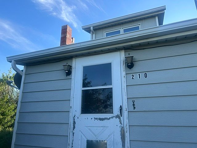 1st image of 210 Church St