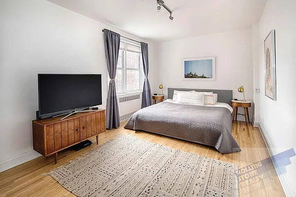 Sold by Rolling Stone Realty LLC | media 15