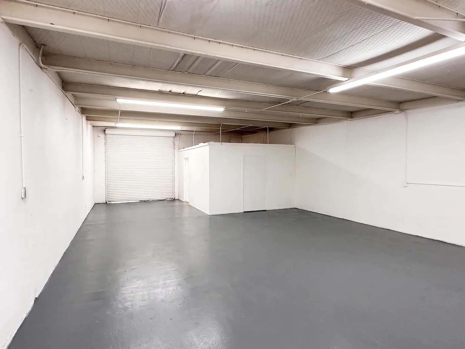 1419 Fleming Dr — Photo 2