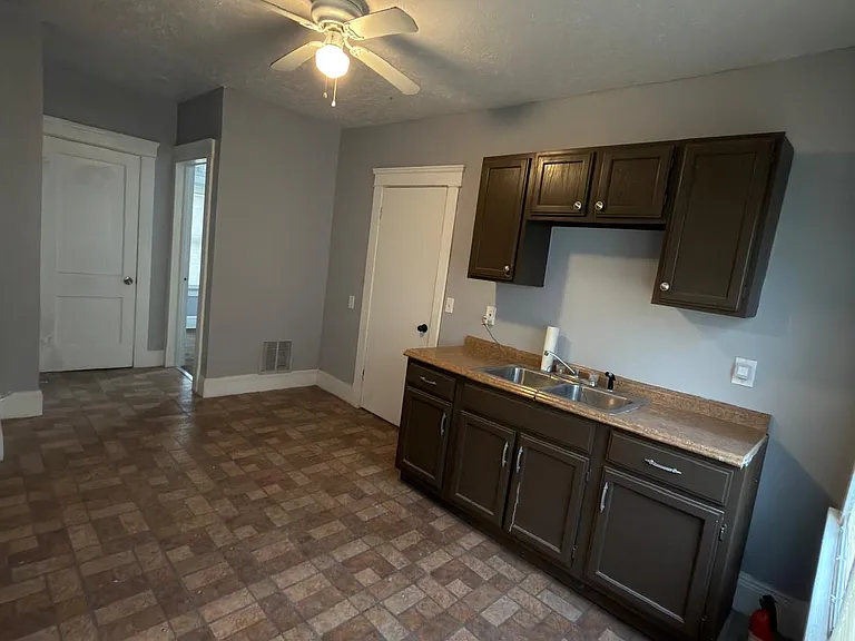9616 Union Ave #UP — Photo 1