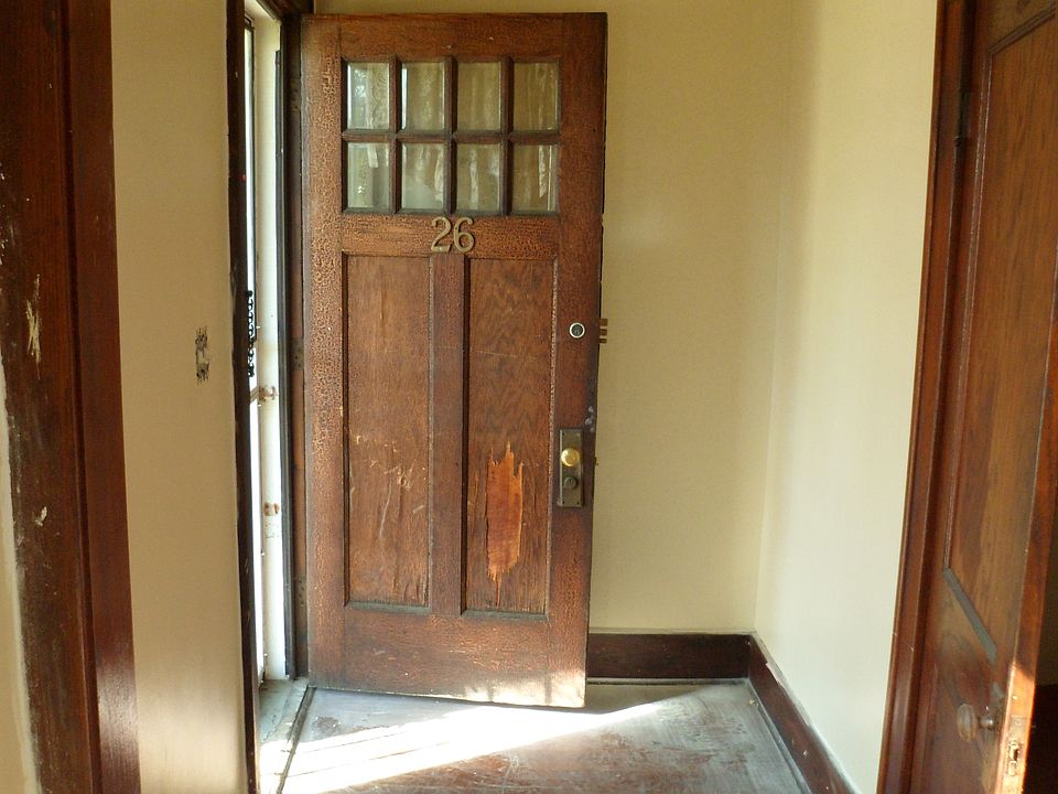 2nd image of 26 E Longwood Ave
