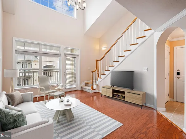 508 Sunset View Ter SE Unit 407, Leesburg, VA 20175